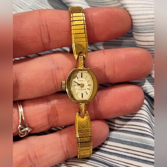 Benrus Manual Wind‎ Ladies Watch Works 17MM 6.5\